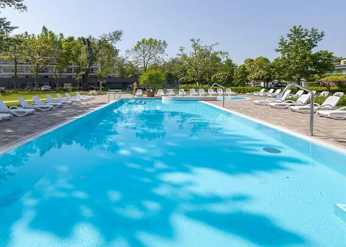 아파트 Admiral Pearl